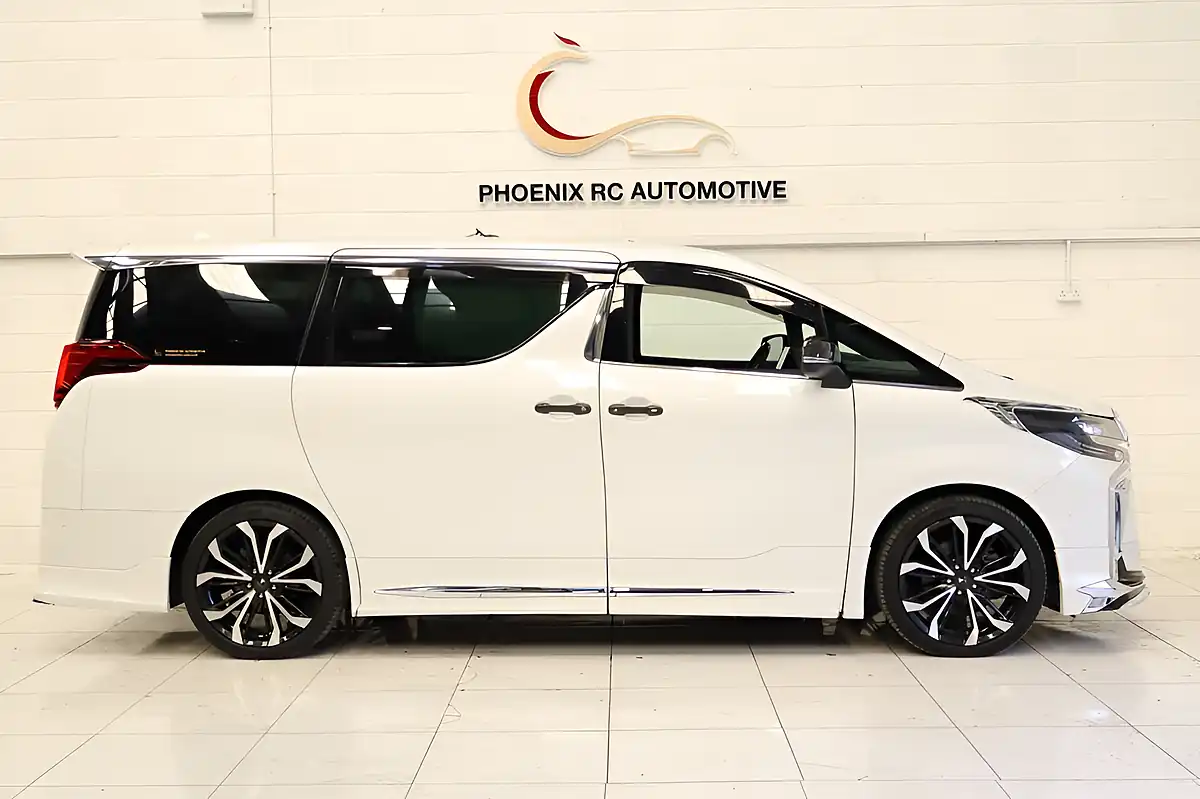 Used 2022 Toyota Alphard Executive Lounge White - Interior and Exterior details 2