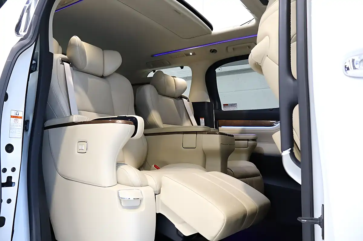 Used 2022 Toyota Alphard Executive Lounge White - Interior and Exterior details 14