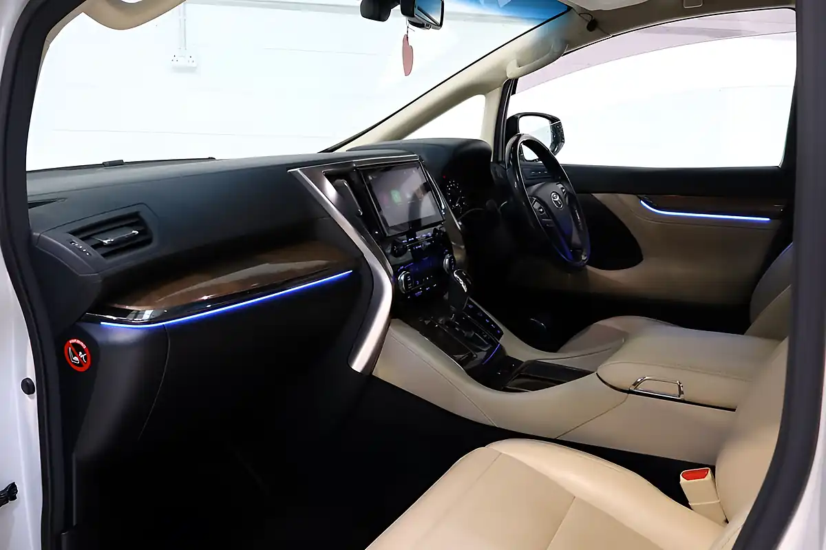 Used 2022 Toyota Alphard Executive Lounge White - Interior and Exterior details 15