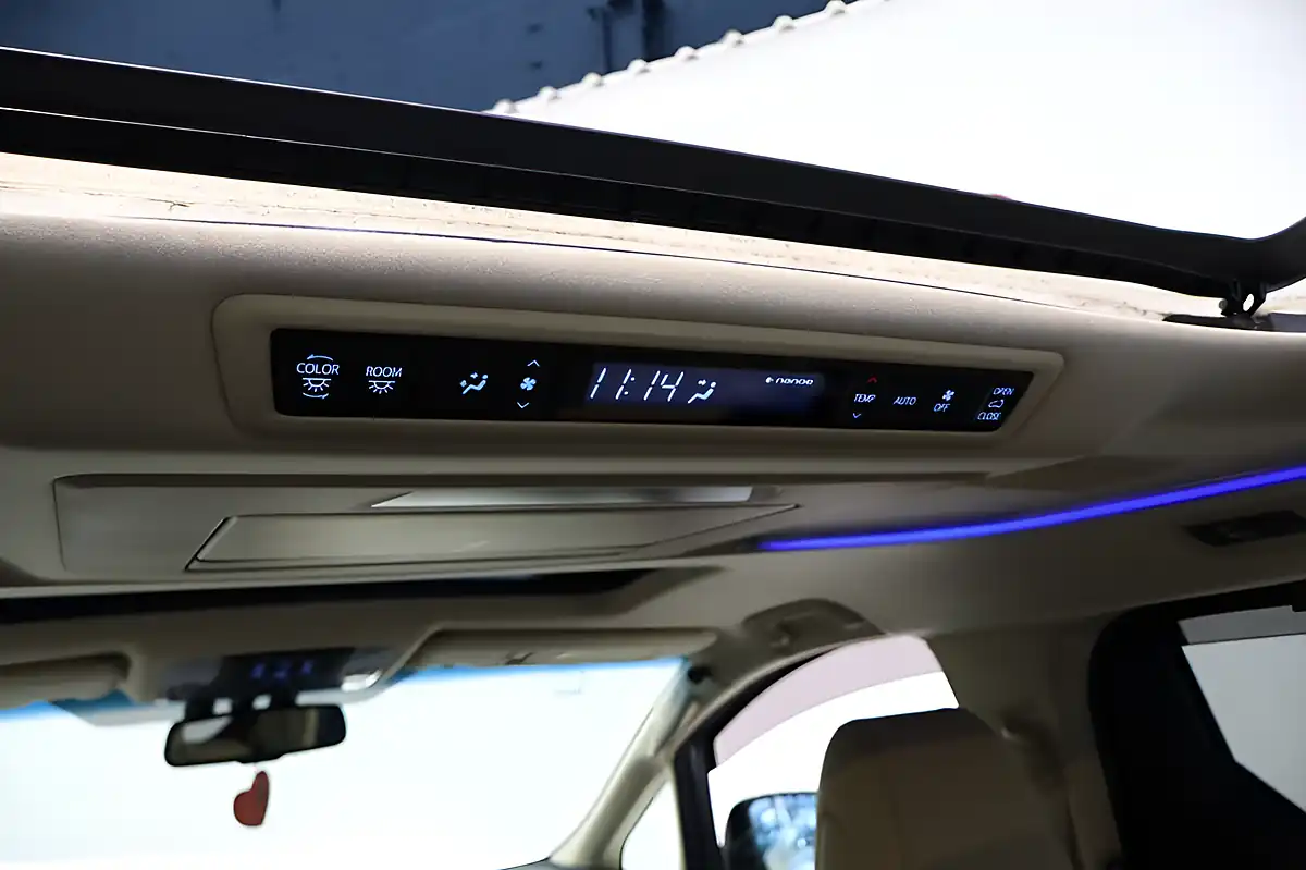 Used 2022 Toyota Alphard Executive Lounge White - Interior and Exterior details 17