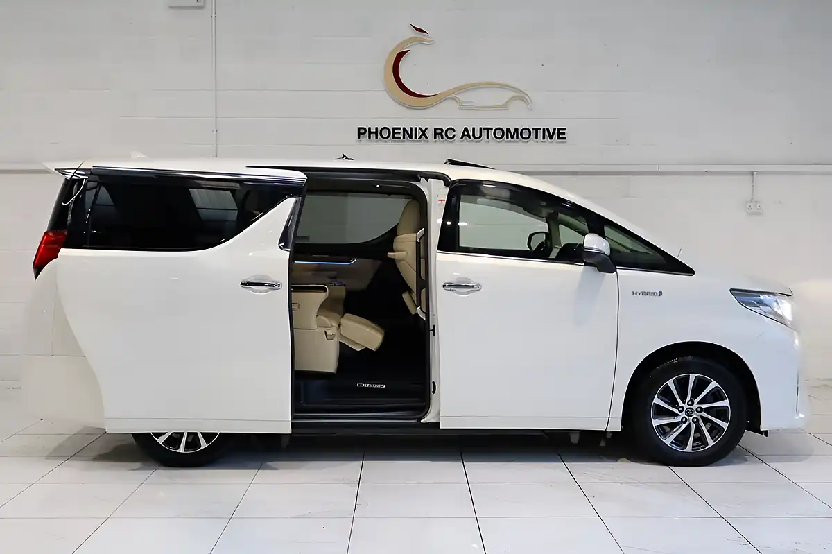 Used 2022 Toyota Alphard Executive Lounge White - Interior and Exterior details 5