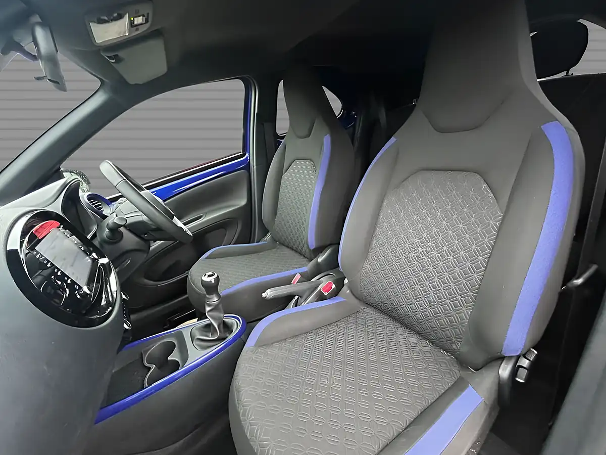 Used 2022 Toyota Aygo X Edge Juniper Blue With Black Roof - Interior and Exterior details 11