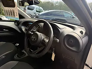 Used 2022 Toyota Aygo X Pure White - Interior and Exterior details 6