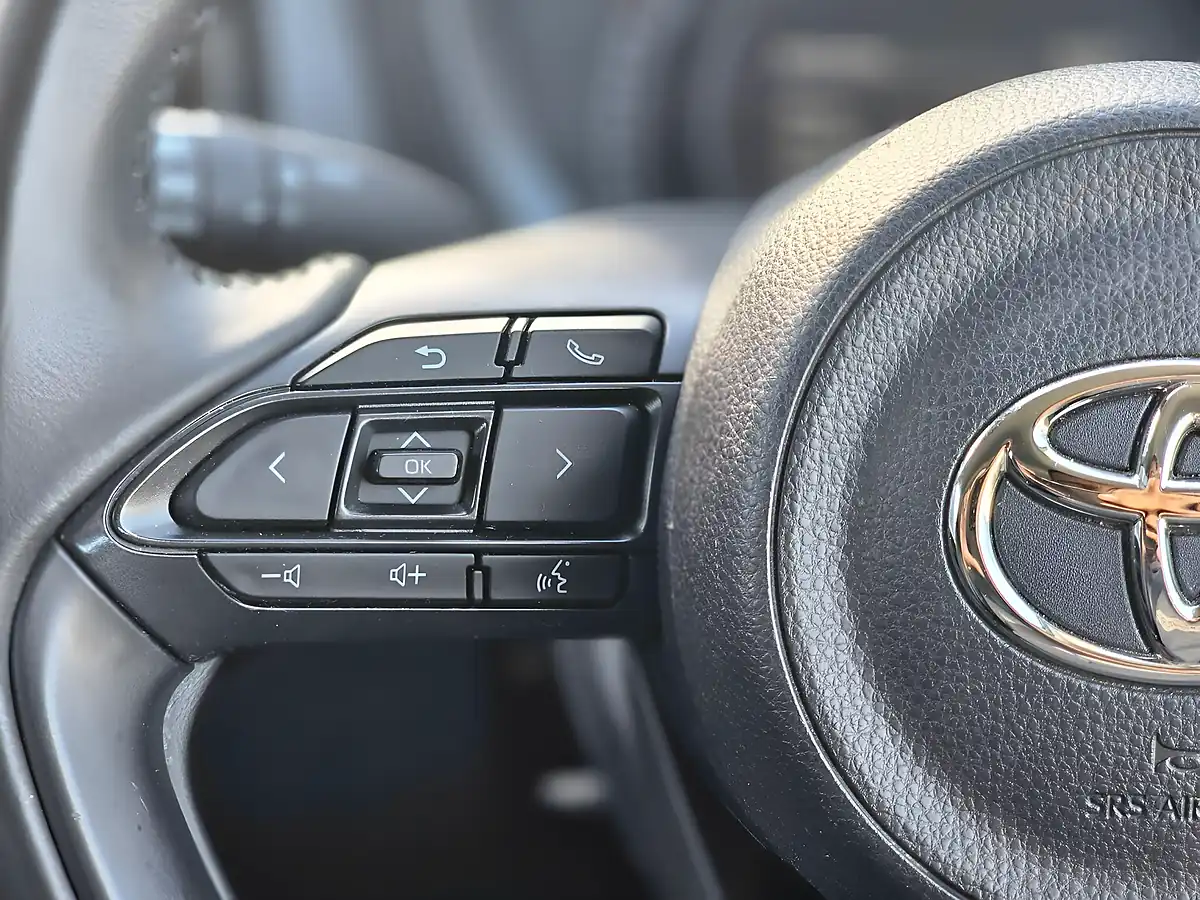 Used 2022 Toyota Aygo X Pure White - Interior and Exterior details 13