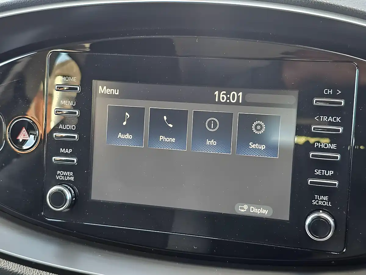 Used 2022 Toyota Aygo X Pure White - Interior and Exterior details 16
