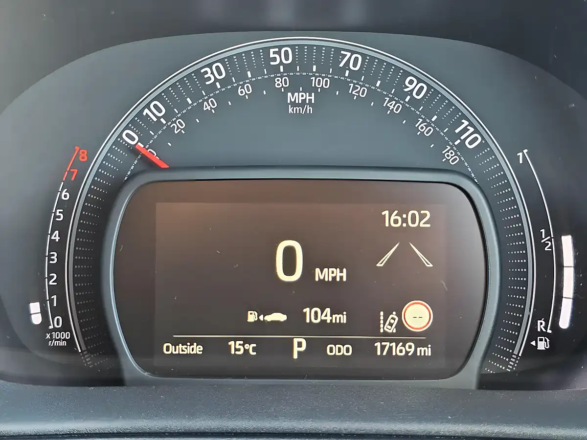 Used 2022 Toyota Aygo X Pure White - Interior and Exterior details 17