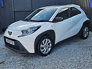 Used 2022 Toyota Aygo X Pure White - Interior and Exterior details 3