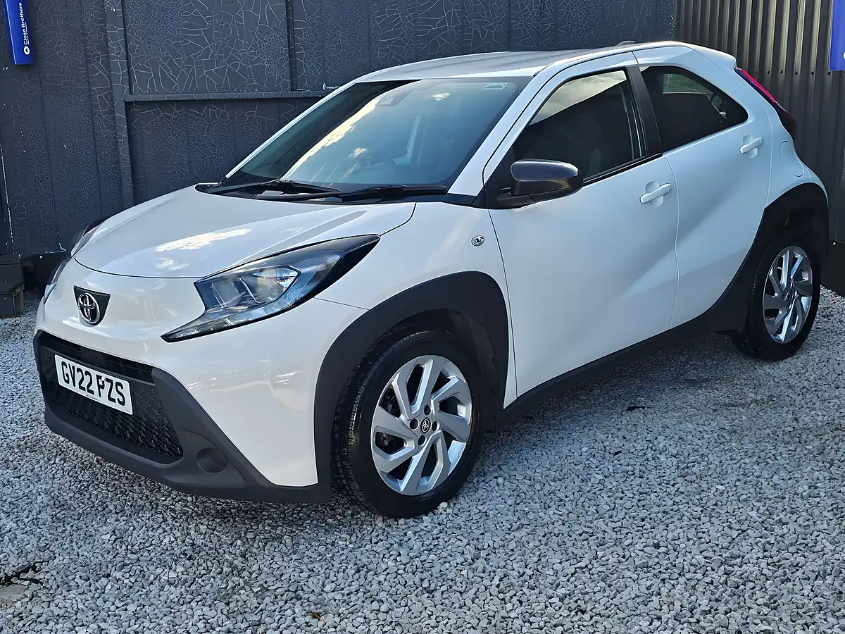 Used 2022 Toyota Aygo X Pure White - Interior and Exterior details 3