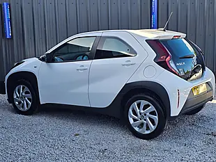 Used 2022 Toyota Aygo X Pure White - Interior and Exterior details 4