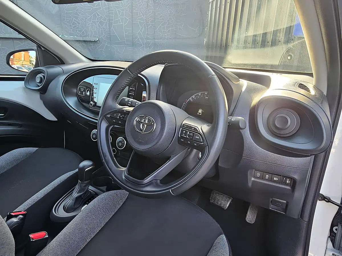Used 2022 Toyota Aygo X Pure White - Interior and Exterior details 7