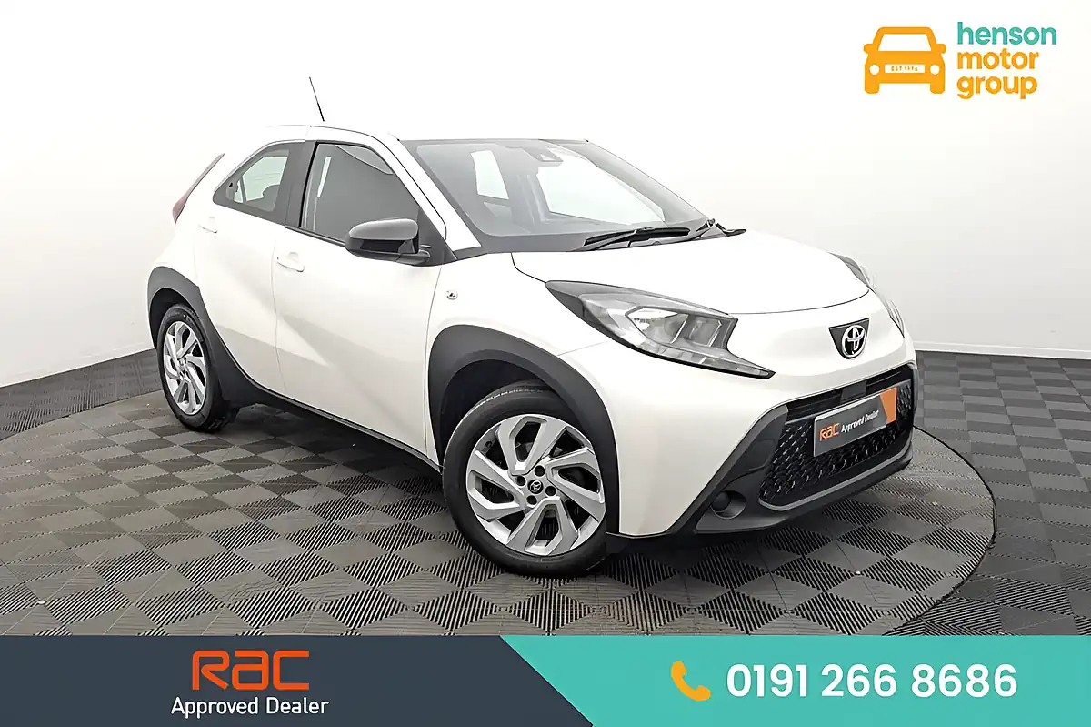 Used 2022 Toyota Aygo X Pure White - Front View