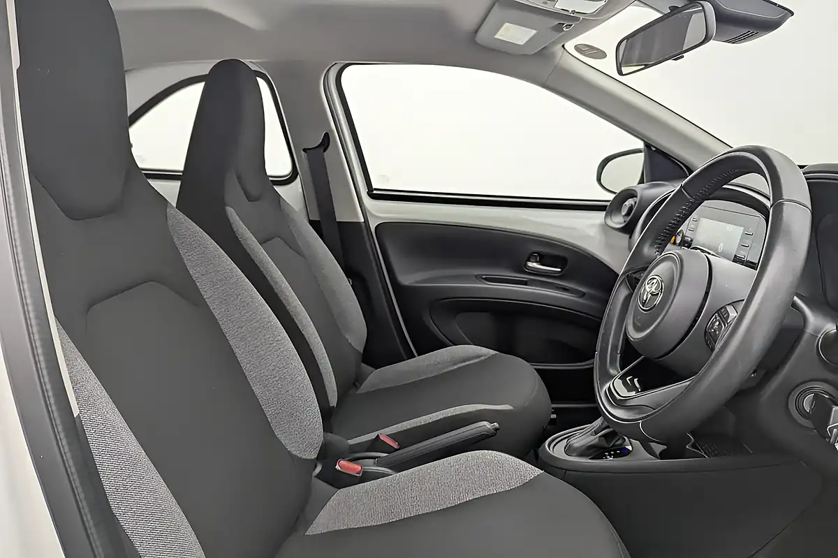Used 2022 Toyota Aygo X Pure White - Interior and Exterior details 2