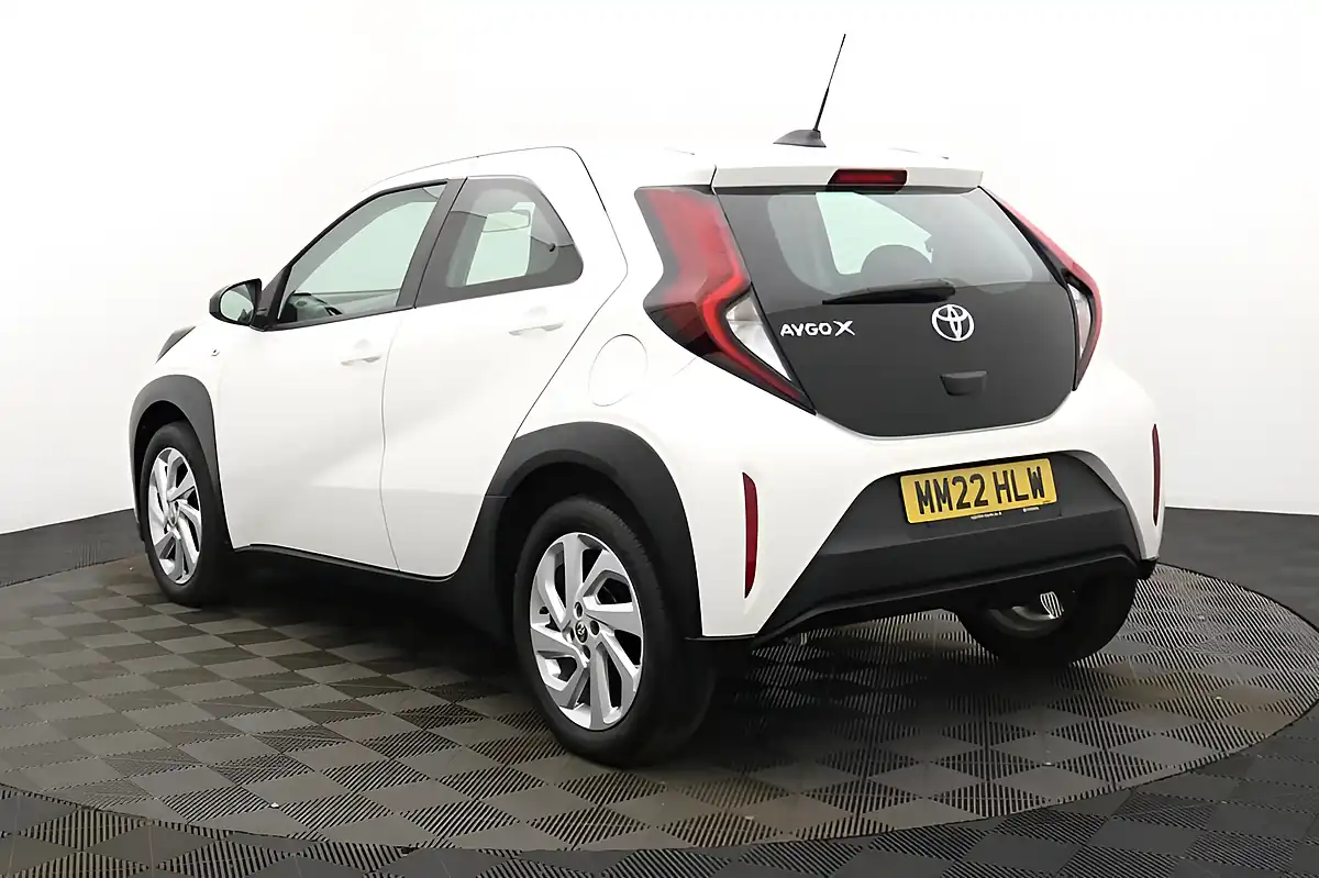 Used 2022 Toyota Aygo X Pure White - Interior and Exterior details 5