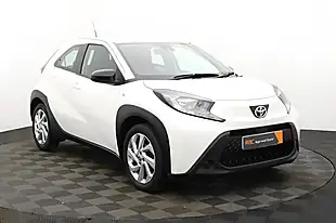 Used 2022 Toyota Aygo X Pure White - Interior and Exterior details 8