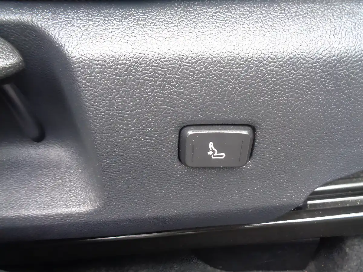 Used 2022 Toyota Corolla Excel White - Interior and Exterior details 19