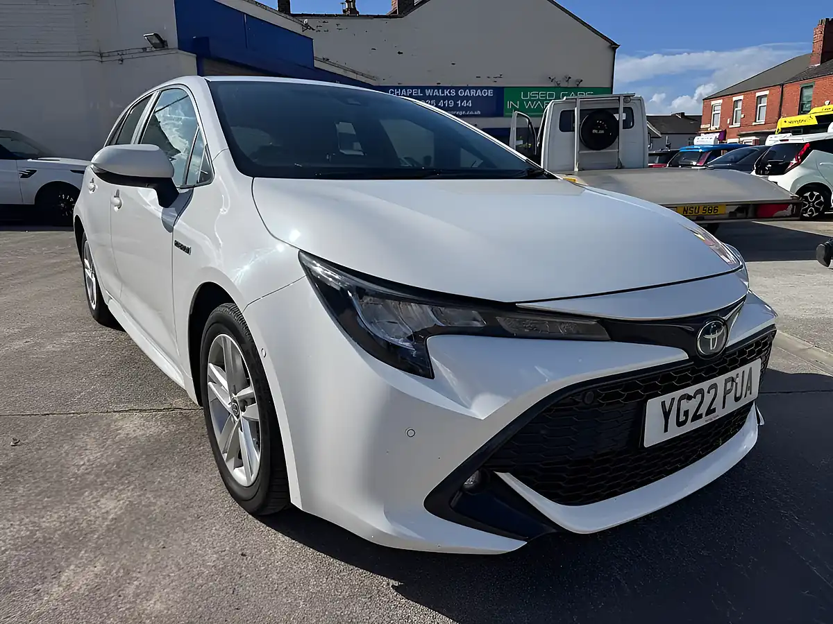 Used 2022 Toyota Corolla Icon Tech White - Front View