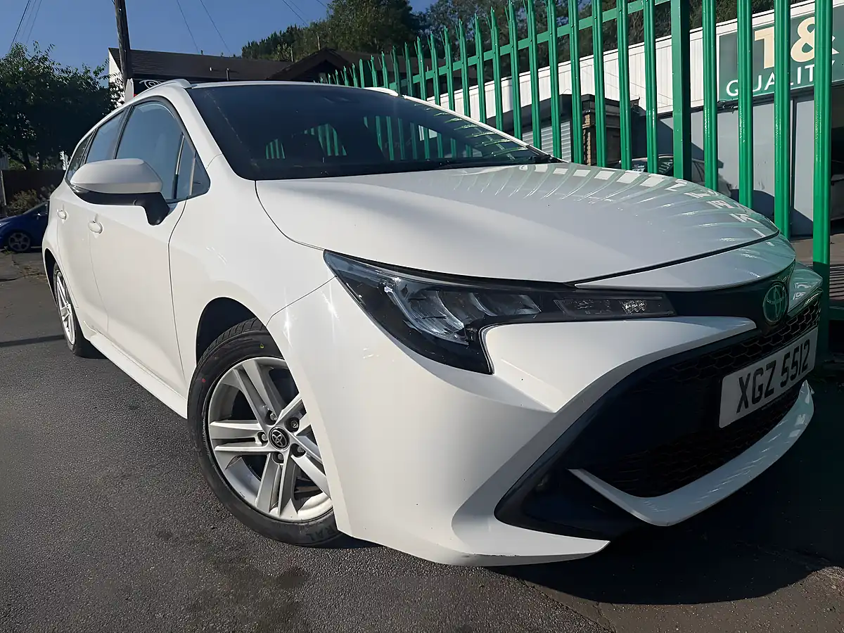 Used 2022 Toyota Corolla Icon White - Interior and Exterior details 5