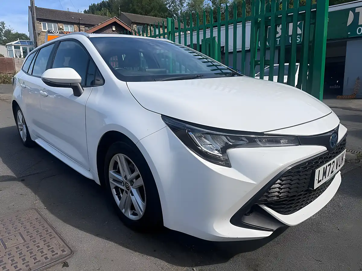 Used 2022 Toyota Corolla Icon White - Interior and Exterior details 4