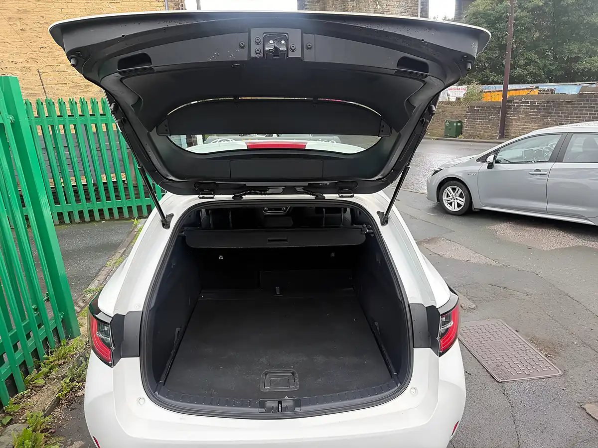 Used 2022 Toyota Corolla Icon White - Interior and Exterior details 11