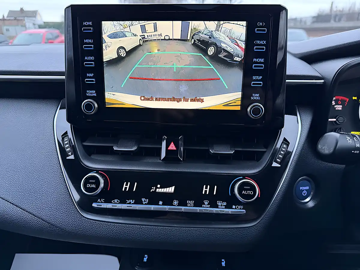 Used 2022 Toyota Corolla White - Interior and Exterior details 11