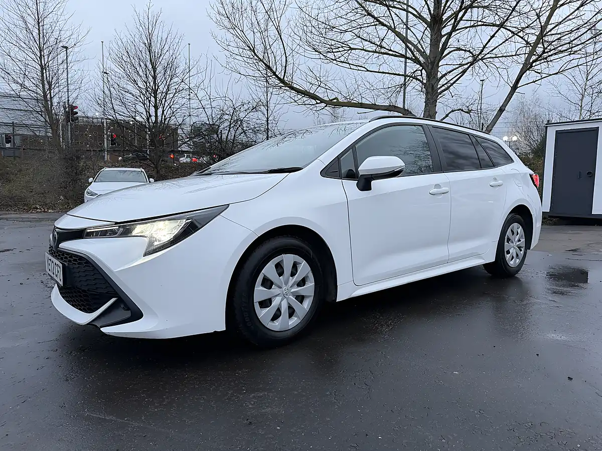 Used 2022 Toyota Corolla White - Interior and Exterior details 2