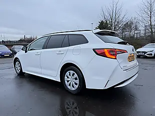Used 2022 Toyota Corolla White - Interior and Exterior details 5
