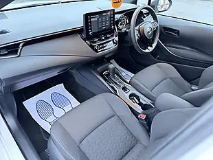 Used 2022 Toyota Corolla White - Interior and Exterior details 9