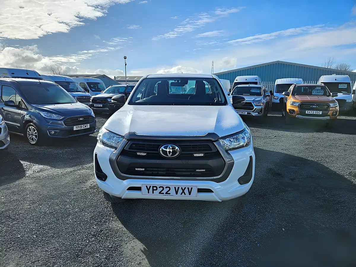 Used 2022 Toyota Hi-Lux Active White - Interior and Exterior details 3