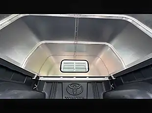 Used 2022 Toyota Hilux Active White - Interior and Exterior details 10
