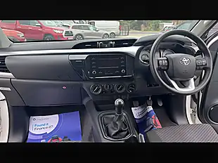 Used 2022 Toyota Hilux Active White - Interior and Exterior details 18