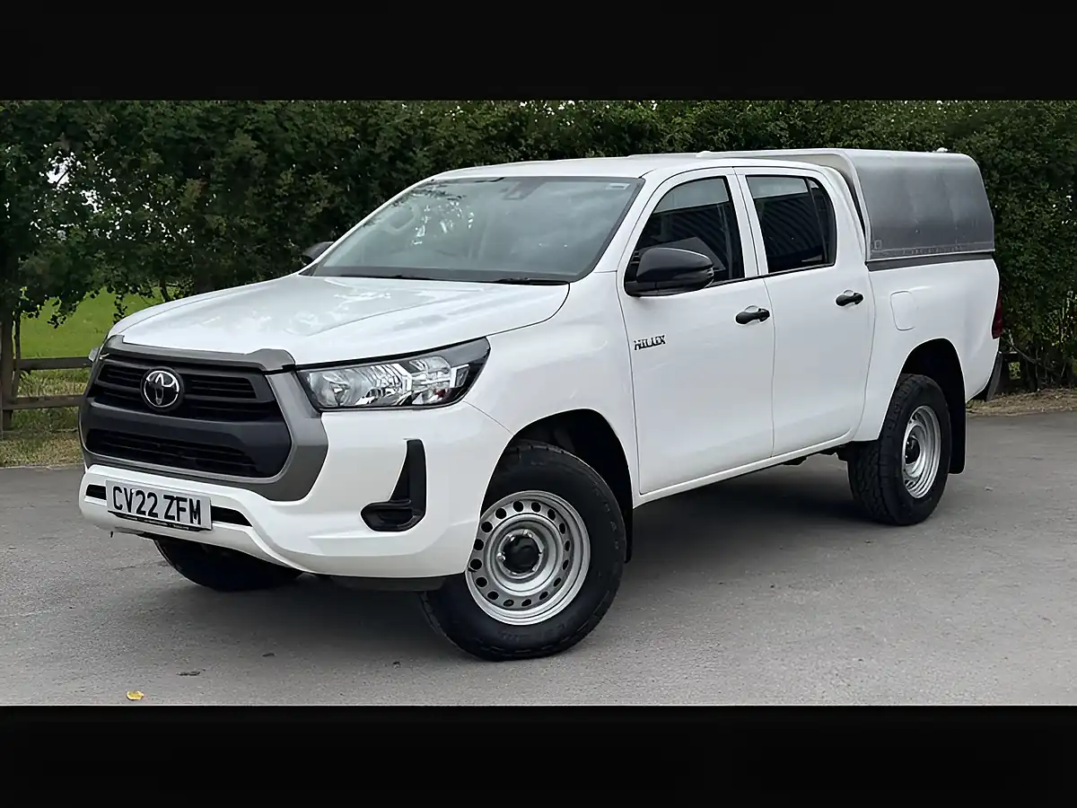 Used 2022 Toyota Hilux Active White - Interior and Exterior details 2