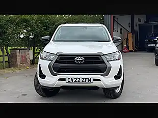 Used 2022 Toyota Hilux Active White - Interior and Exterior details 3