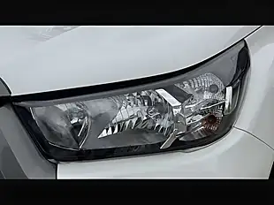 Used 2022 Toyota Hilux Active White - Interior and Exterior details 5