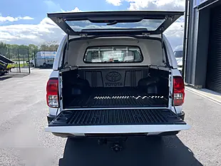 Used 2022 Toyota Hilux Active White - Interior and Exterior details 11