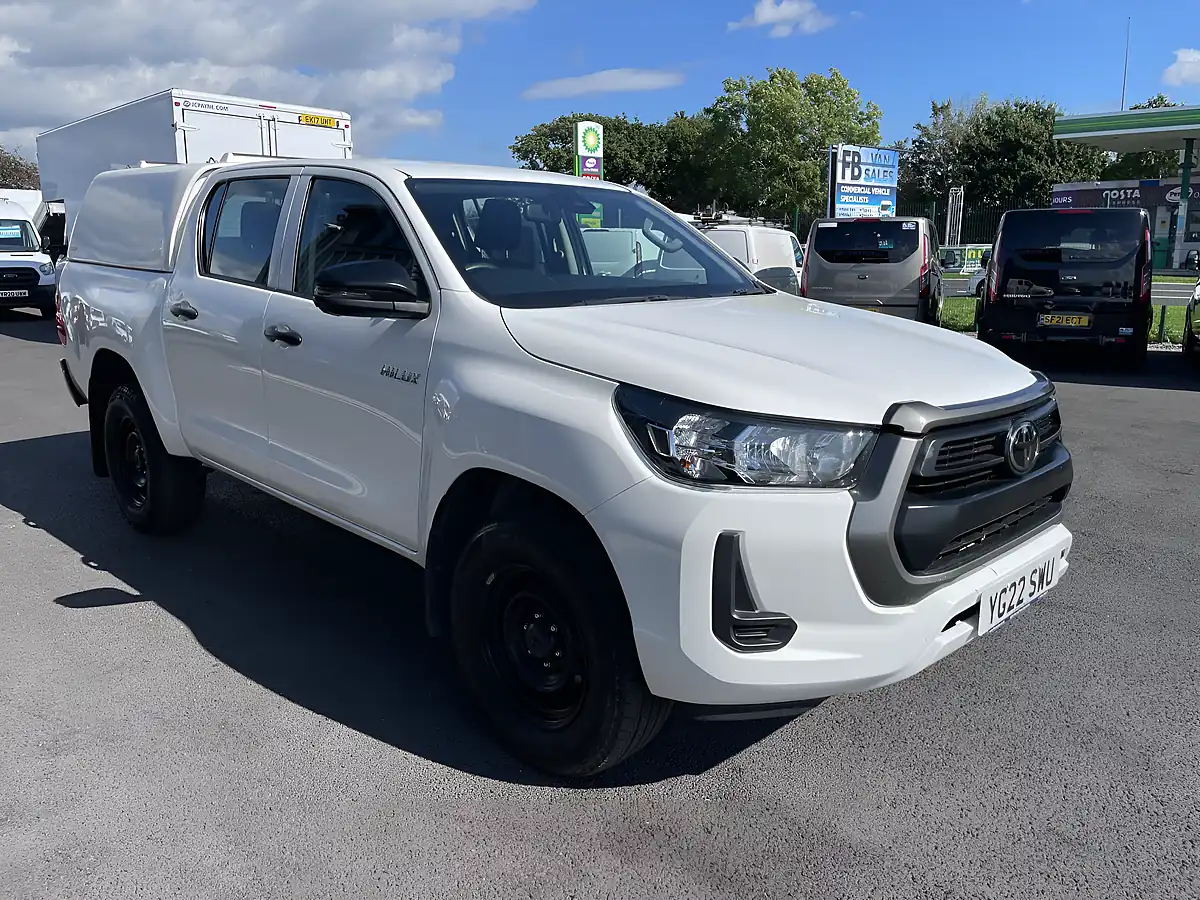 Used 2022 Toyota Hilux Active White - Interior and Exterior details 2