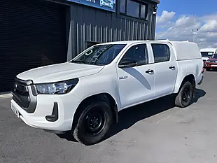 Used 2022 Toyota Hilux Active White - Interior and Exterior details 4