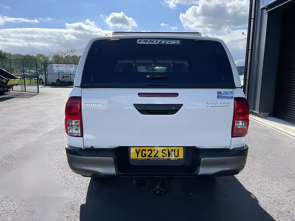 Used 2022 Toyota Hilux Active White - Interior and Exterior details 6