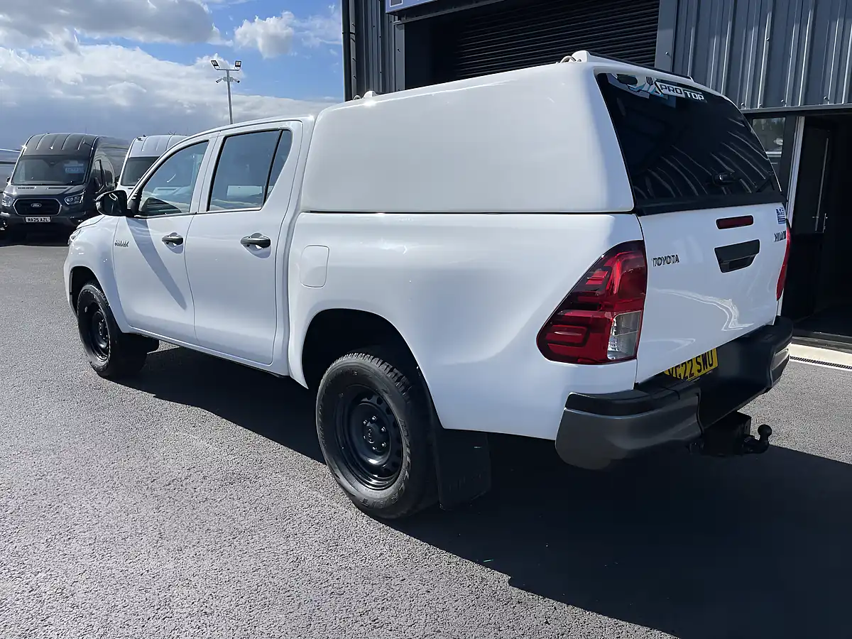 Used 2022 Toyota Hilux Active White - Interior and Exterior details 7