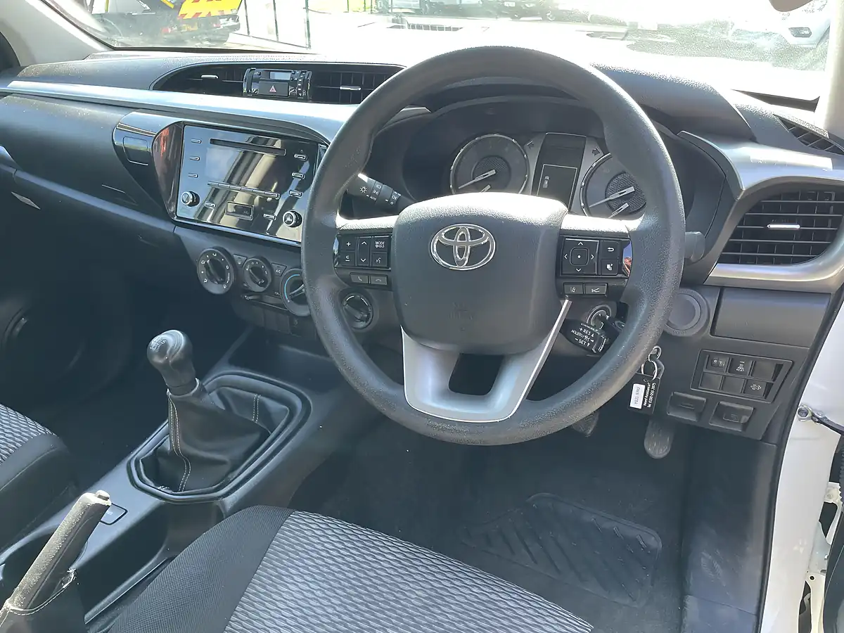 Used 2022 Toyota Hilux Active White - Interior and Exterior details 8