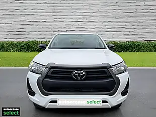 Used 2022 Toyota Hilux Active White - Interior and Exterior details 10