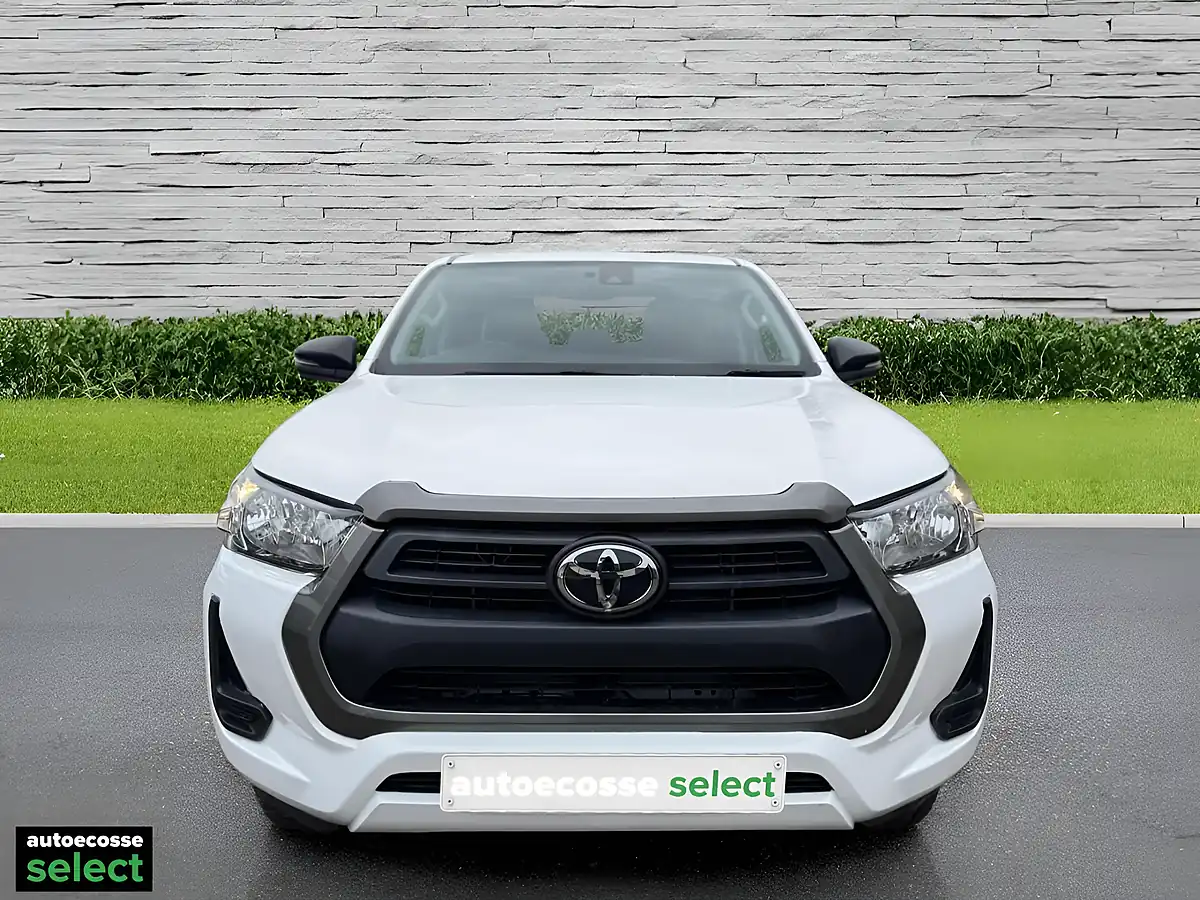Used 2022 Toyota Hilux Active White - Interior and Exterior details 10