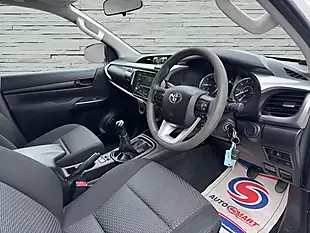 Used 2022 Toyota Hilux Active White - Interior and Exterior details 16