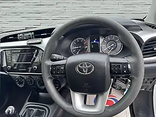 Used 2022 Toyota Hilux Active White - Interior and Exterior details 17