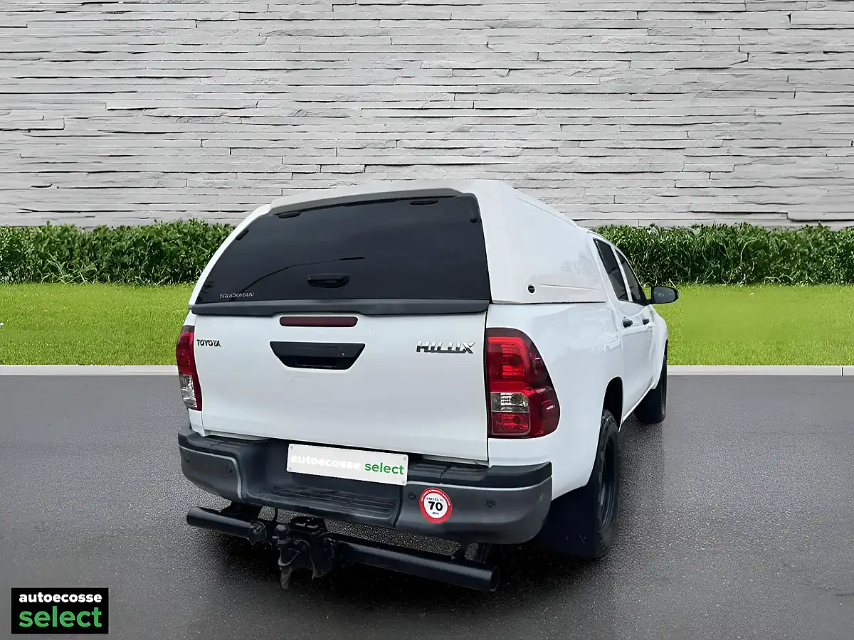 Used 2022 Toyota Hilux Active White - Interior and Exterior details 4