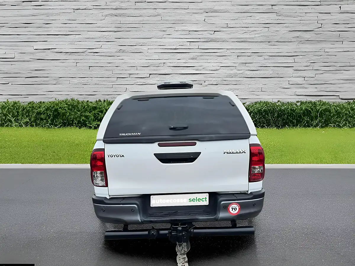 Used 2022 Toyota Hilux Active White - Interior and Exterior details 5