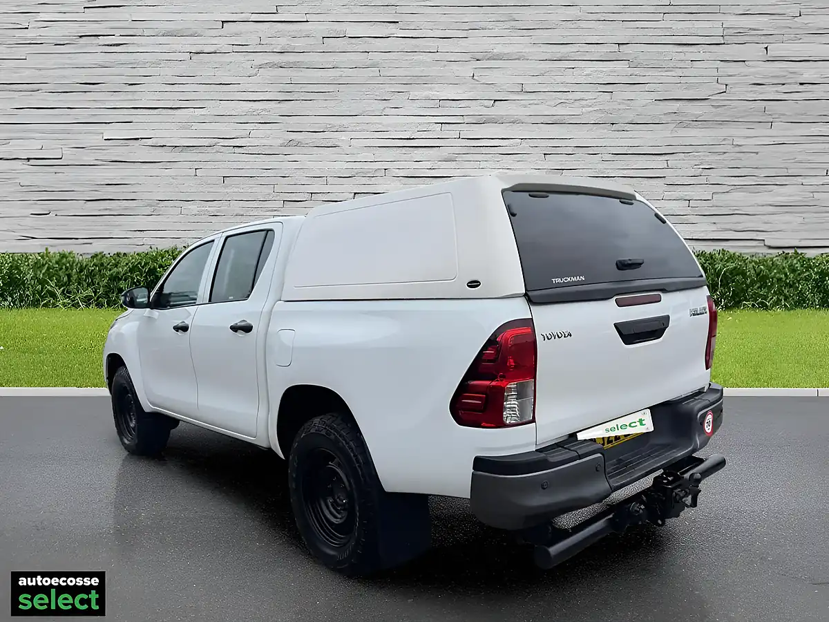Used 2022 Toyota Hilux Active White - Interior and Exterior details 6