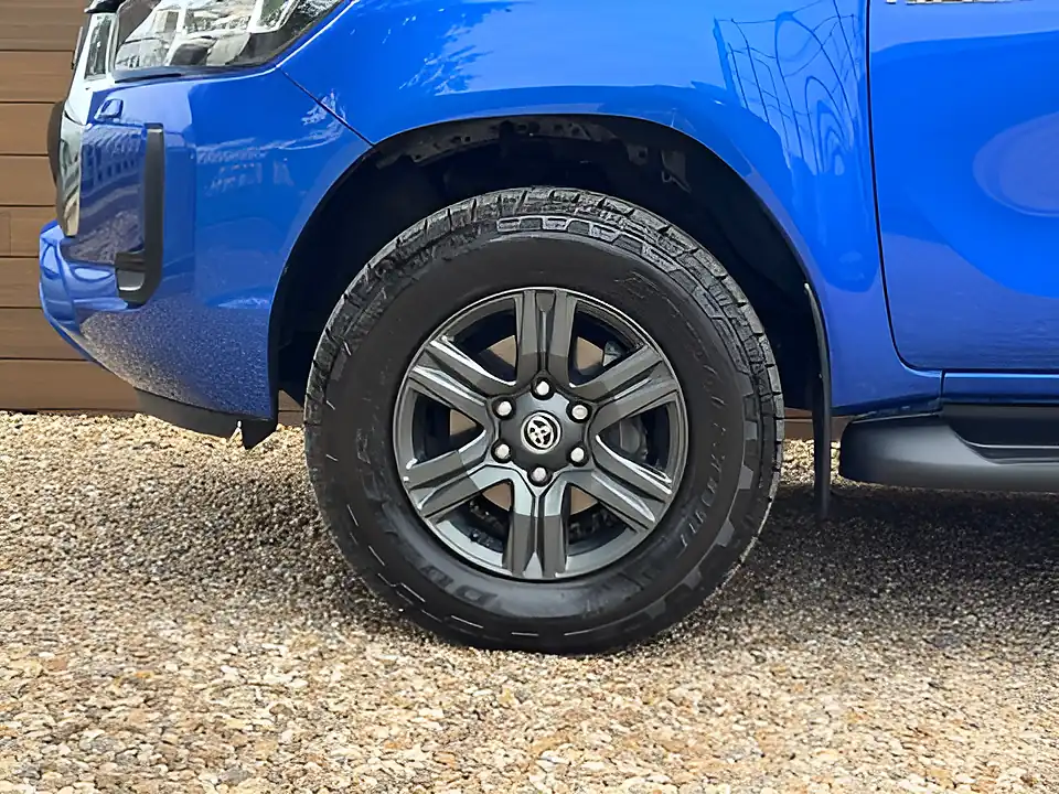 Used 2022 Toyota Hilux Hi-Luxury Icon Blue - Interior and Exterior details 11