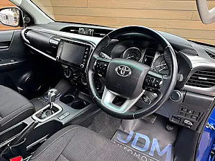 Used 2022 Toyota Hilux Hi-Luxury Icon Blue - Interior and Exterior details 16