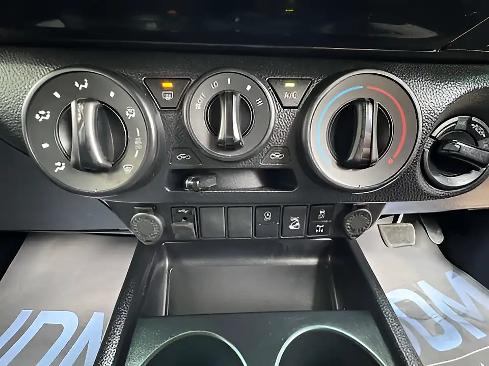 Used 2022 Toyota Hilux Hi-Luxury Icon Blue - Interior and Exterior details 18