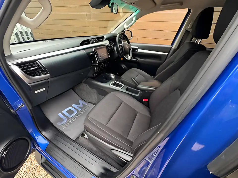 Used 2022 Toyota Hilux Hi-Luxury Icon Blue - Interior and Exterior details 19
